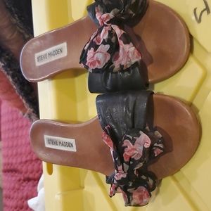 Steve Madden black floral bow sandals